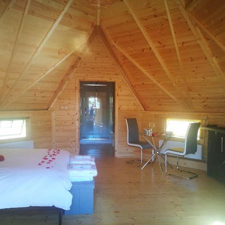 Romantic Rural Retreats Crewkerne Δωμάτιο φωτογραφία